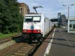 186 140 fhrt durch Dresden Friedrichstadt mit ihrem Kesselzug.
4.9.10