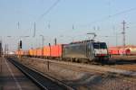 Aus Richtung Stendal kommend fhrt 189 212-4 (im Dienst von ITL) mit einem Containerzug durch Magdeburg-Rothensee. Fotografiert am 01.03.2011. 