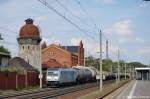 185 677-2 Railpool im Dienst fr die ITL Eisenbahn GmbH mit Kesselzug in Rathenow Richtung Stendal unterwegs. 06.08.2011