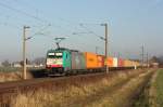 186 242-4 mit einem Containerzug in Richtung Dresden in Bhla.