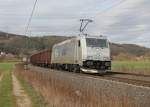 ITL 185 562-6 mit einem Ganzzug aus Hochbordwagen in Fahrtrichtung Sden.