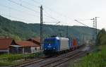 Am 02.07.13 war 185 522 der ITL mit einem langen Containerzug Richtung Dresden unterwegs, als sie durch Knigstein fuhr.