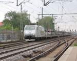 185 548-5 der ITL mit BLG-Autozug aus Richtung Seelze kommen. Aufgenommen am 25.05.2013 in Hannover Linden-Fischerhof.