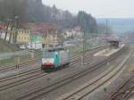186 128 der ITL durchfährt am 31. März 2014 solo den Bahnhof Kronach in Richtung Lichtenfels.