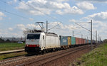 Bei der nun für die ITL im Einsatz befindlichen 185 578 ist noch der Vormieter zu erkennen. Am 08.04.16 zog sie einen Containerzug durch Rodleben Richtung Magdeburg.