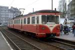 An einem Februartag Anfang der 1980er Jahre trifft der KBE-ET 50 mit einem Personenzug aus Bonn im Kölner Vorgebirgsbahnhof am Barbarossaplatz ein
