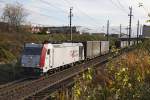 185 665 mit Güterzug bei Parndorf am 16.11.2015.