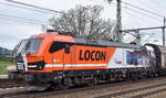 LOCON LOGISTIK & CONSULTING AG, Berlin [D] mit der Smartron  192 060-2  [NVR-Nummer: 91 80 6192 060-2 D-NRAIL] und einem gemischten Güterzug am 18.04.23 im Bahnhof Golm länger pausierend.