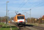 189 821 von LOCON durchfährt am 31.Oktober 2015 Lz den Bahnhof Gundelsdorf in Richtung Lichtenfels.