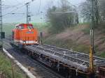 Locon 212 schiebt einen Bauzug von Aachen West vor den Gemmenicher Tunnel. Dort werden die beiden lezten Weichen auf Deutscher Seite ausgetauscht.