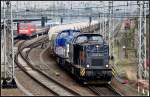 Ein von Locon bespannter Schotterzug,fhrt in sein wohlverdientes Wochenende.  Stralsund- Hbf am 13.04.12