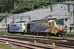 Nachdem am 04.07.2018 die 193 777 zusammen mit 151 018-9 und dem  Winner -KLV aus Wuppertal im Bahnhof von Brennero angekommen ist, rangierte der Vectron die 151er unter der italienischen Oberleitung