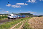 185 663 Lokomotion mit einem Paneuropa KLV-Zug bei Wettelsheim Richtung Ansbach, 05.08.2020