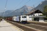 185 661 + 139 310 mit einem Gterzug am 24.08.2011 in Brixlegg.