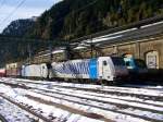 BR 186 102-0 & BR 186 110-3 fhrt mit einem Gterzug aus Italien am 30.Oktober 2010 in den Bahnhof Brenner ein.