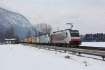 186 283 + 186 106 + 189 901 mit einem KLV Zug am 04.02.2012 bei Niederaudorf im Inntal.