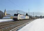 186 102 + 186 288 mit einem KLV am 26.01.2013 bei Niederaudorf.