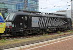 MRCE/Lokomotion 193 663-2 stand am 08.06.19, zusammen mit 189 912-9  CREAM Moving Europe , auf einem Abstellgleis am Duisburger Hauptbahnhof.