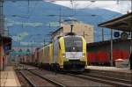 ES64U2-073 und zwei E189er schleppen einen Kombizug aus Italien nach Mnchen. Abgelichtet in Schwaz am 04.07.2008.