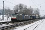 186 103 + 186 106 + 139 177 mit einem KLV Zug am 16.01.2010 in Ostermnchen.