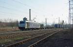 Ein ganz ein seltener Gast in unseren Breiten war am 02.03.2011 die 185 663-2 mit Containerzug DGS 94800 in Fahrtrichtung Norden. Hier bei Eschwege West.