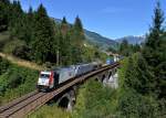 185 665 + 186 105 mit TEC 43125 aus Kln Eifeltor nach Verona am Hundsdorfer-Viadukt zwischen Bad Hofgastein und Angertal. Das Bild entstand am 16.09.2012. 
