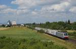 186 286 (Lokomotion) mit dem umgeleiteten Ekol-Blockzug DGS 41852 Triest-Campo Marzio - Worms Gbf bei Riedstadt-Wolfskehlen. 17.06.12