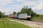 186 105 mit einem KLV Zug am 15.06.2011 bei Ostermnchen.