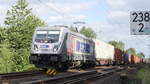 Lok 187 510-3 von METRANS, einem Tochterunternehmen der Hamburger Hafen- und Logistik AG (HHLA) mit einem Containerzug kurz vor Büchen in Richtung Hamburg, 16.07.2022  