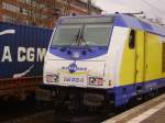 264 002-0 wartet mit dem Metronom nach Cuxhaven auf die Abfahrt in Hamburg-Harburg.