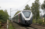 ET 109 wurde am Bahnübergang Eveser Straße in Bückeburg, Ortsteil Evesen, fotografiert.
Man beachte den Funkenflug am ersten Drehgestell aufgrund einer sehr starken Bremsung.
Aufnahmedatum: 13.10.2015