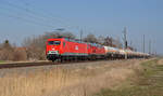 156 003 der MEG führte neben einem Kesselwagenzug noch 232 489 am 23.03.19 durch Braschwitz Richtung Halle(S).
