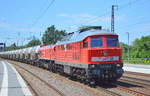 MEG - Mitteldeutsche Eisenbahn GmbH mit  315/232 489-5  (NVR-Nummer  92 80 1232 489-5 D-MEG ) mit MEG  266 442-3  (NVR-Nummer: 92 80 1 266 442-3 D-MEG) und Staubgutzug für Zement (leer) Richtung Rüdersdorf am 13.06.19 Saarmund Bahnhof.