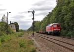 232 489-5 (MEG) ist hier am 26.08.20 mit Schwerlastwaggons in Oppurg zu sehen.