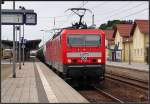 MEG 604 (143 257-4) & MEG 601 (143 179-0) durchfahren den Bhf Neustrelitz, mit Ziel Rostock.