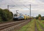 182 912-6 (MWB) fuhr am 17.09.21 mit einem Holzzug durch Thüngersheim.