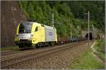 E-Lok ES 64 U2-014 der Mittelweserbahn fhrt mit einem Stahlbrammenzug von Donawitz nach Salzburg.