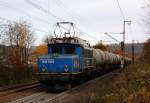 Das Krokodil der Mittelweserbahn, 1020 041, schiebt einen langen Kesselwagenzug, gezogen von einer Voith Maxima, die Spessartrampe nach Heigenbrcken hinauf. 15.11.09