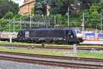 Mit einer GArnitur aus dem Römer Hafen kommt die 9180 6189 103-5 (D-DISPO Class 189-VL) an Gleis 8 des Bahnhofs Roma Ostiense am 23.05.2018 an
