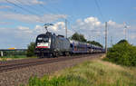 182 571 führte am 27.06.18 einen Autozug durch Niederndodeleben Richtung Braunschweig.