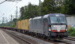 MRCE Vectron  X4 E - 877  [NVR-Nummer: 91 80 6193 877-8 D-DISPO], möglicherweise für DB?, mit Containerzug Richtung Hamburger Hafen am 06.08.19 Bahnhof Hamburg Harburg.