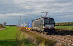 193 628 führte für die niederländische Rail Force One am 20.10.19 einen Containerzug durch Rodleben Richtung Roßlau.