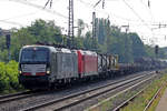 MRCE X4E-702 unterwegs für MERCITALIA Rail und eine DB 185 ??? in Hilden 11.8.2020