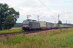193 710 der MRCE führte am 01.08.21 einen Schenker-KLV von Rostock nach Verona durch Radis Richtung Bitterfeld.