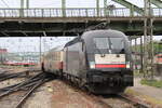 ES 64 U2-19 erreicht am 29.5.2022 Wien Westbahnhof mit dem einem AKE-Sonderzug aus Dortmund.