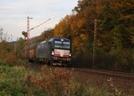 193 855 mit geschlossenen ARS-Autotransportwagen in Fahrtrichtung Eichenberg. Aufgenommen zwischen Friedland(HAN) und Eichenberg am 31.10.2014.
