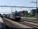 MRCE - Lok 193 713-5 als Mietlok der BLS  vor Güterzug bei der durchfahrt im Bahnhof Rotkreuz am 31.07.2020