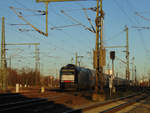MRCE/Captrain 185 553 fährt mit dem französischen Kohlezug durch Oberhausen West.