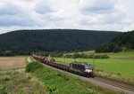 X4E-613 von MRCE zieht am 11.August 2016 einen gemischten Güterzug bei Gambach in Richtung Würzburg