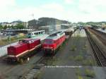 Oder sind Hofer Loks doch rot???  100 Meter weiter sind moderne Zeiten in blau anzutreffen (3 Loks siehe meine anderen Bilder), aber hier am Hausbahnsteig in Hof Hbf steht die MTEG 204354, die nahezu